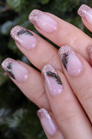Mẫu nail giáng sinh kiểu Pháp lấp lánh cho mùa Giáng Sinh